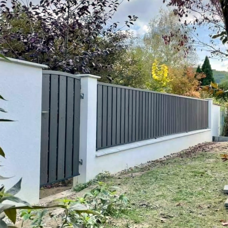 Co-extruded WPC Fence